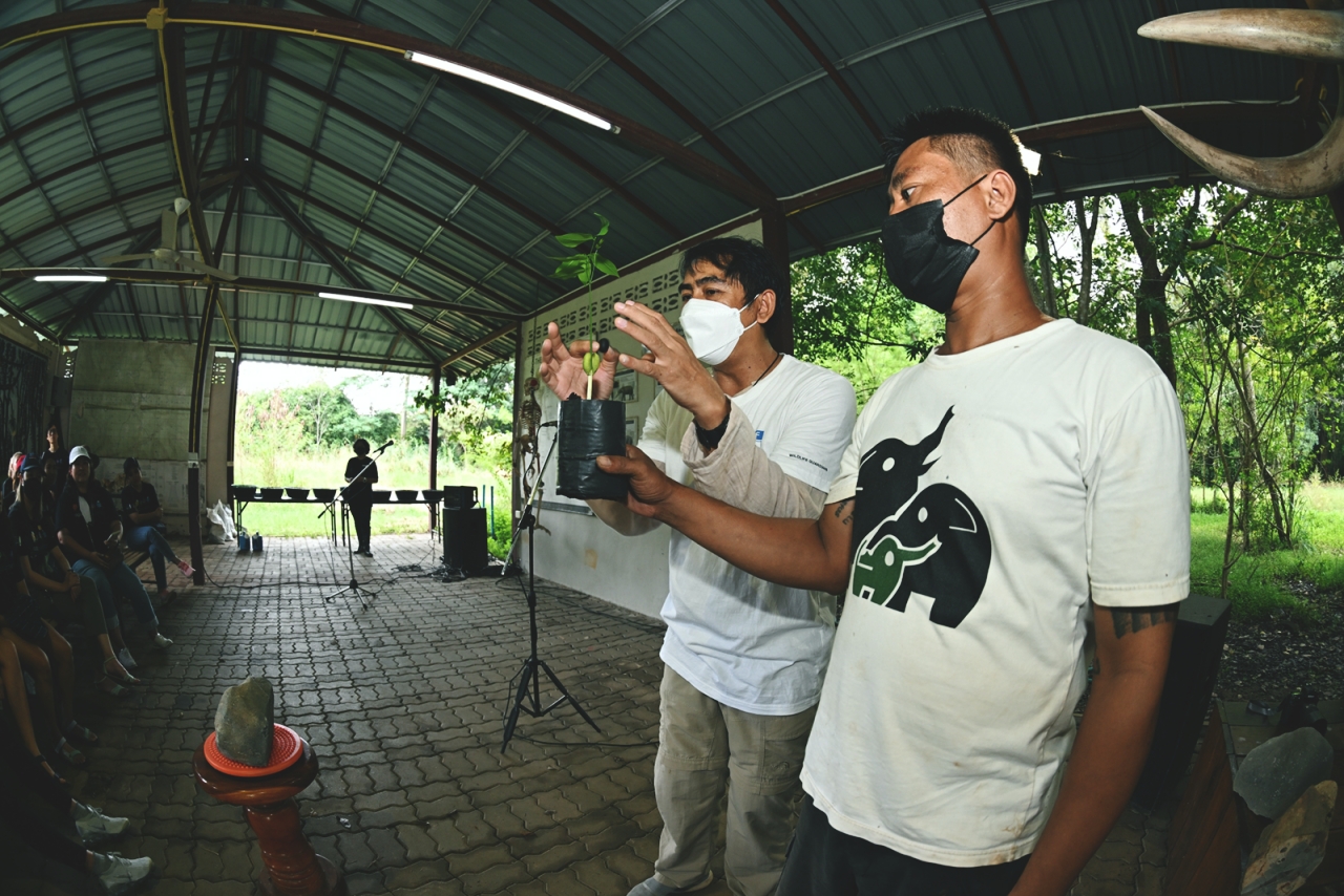 กิิจกรรมเรียนรู้และส่งเสริมการอนุรักษ์ช้างไทย ณ ศูนย์อนุรักษ์ช้างไทยเขาใหญ่ โดย AGODA Thailand