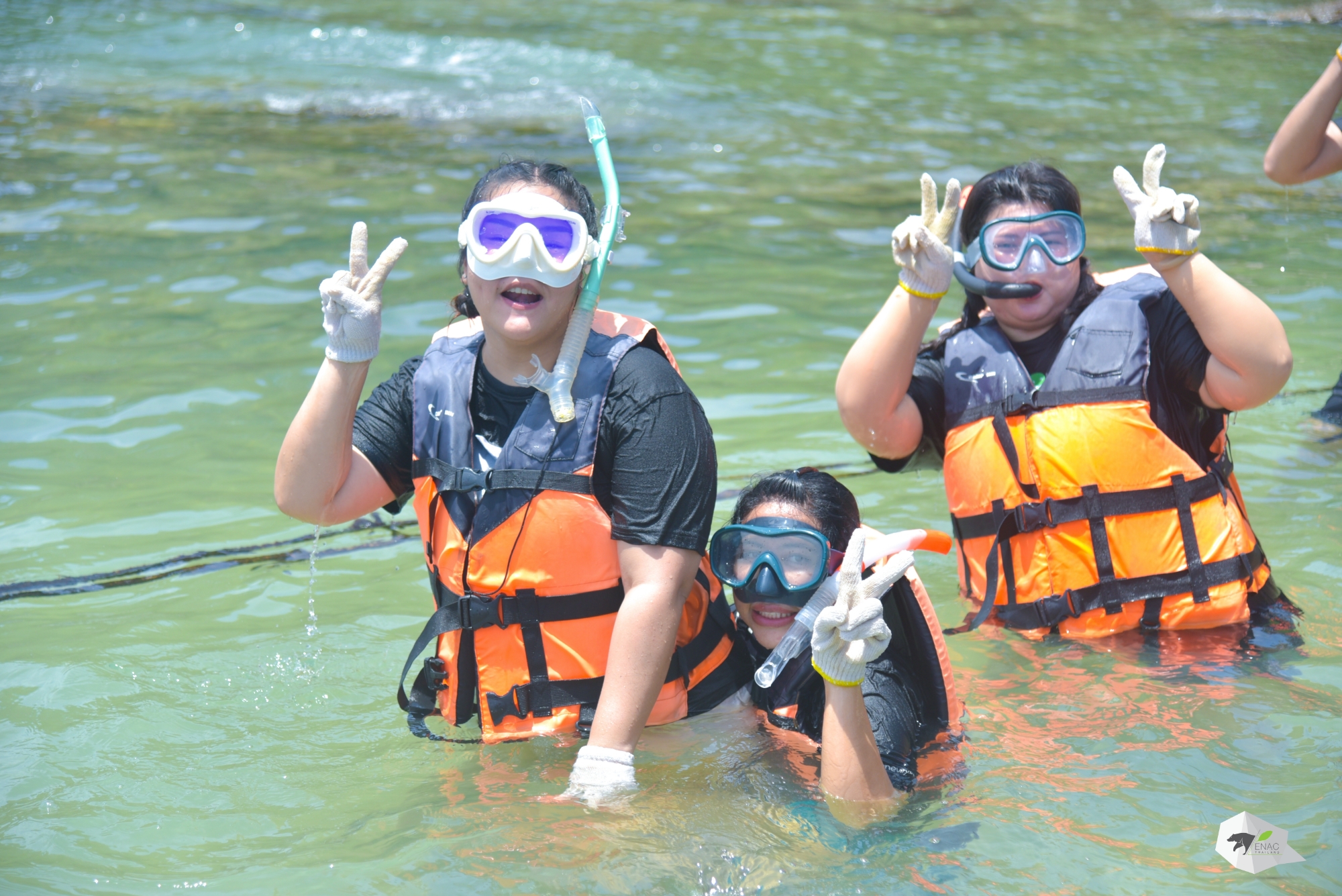 WWFxAgoda - Coral reef restoration ณ ค่ายวิทยาศาสตร์ทางทะเลและการอนุรักษ์