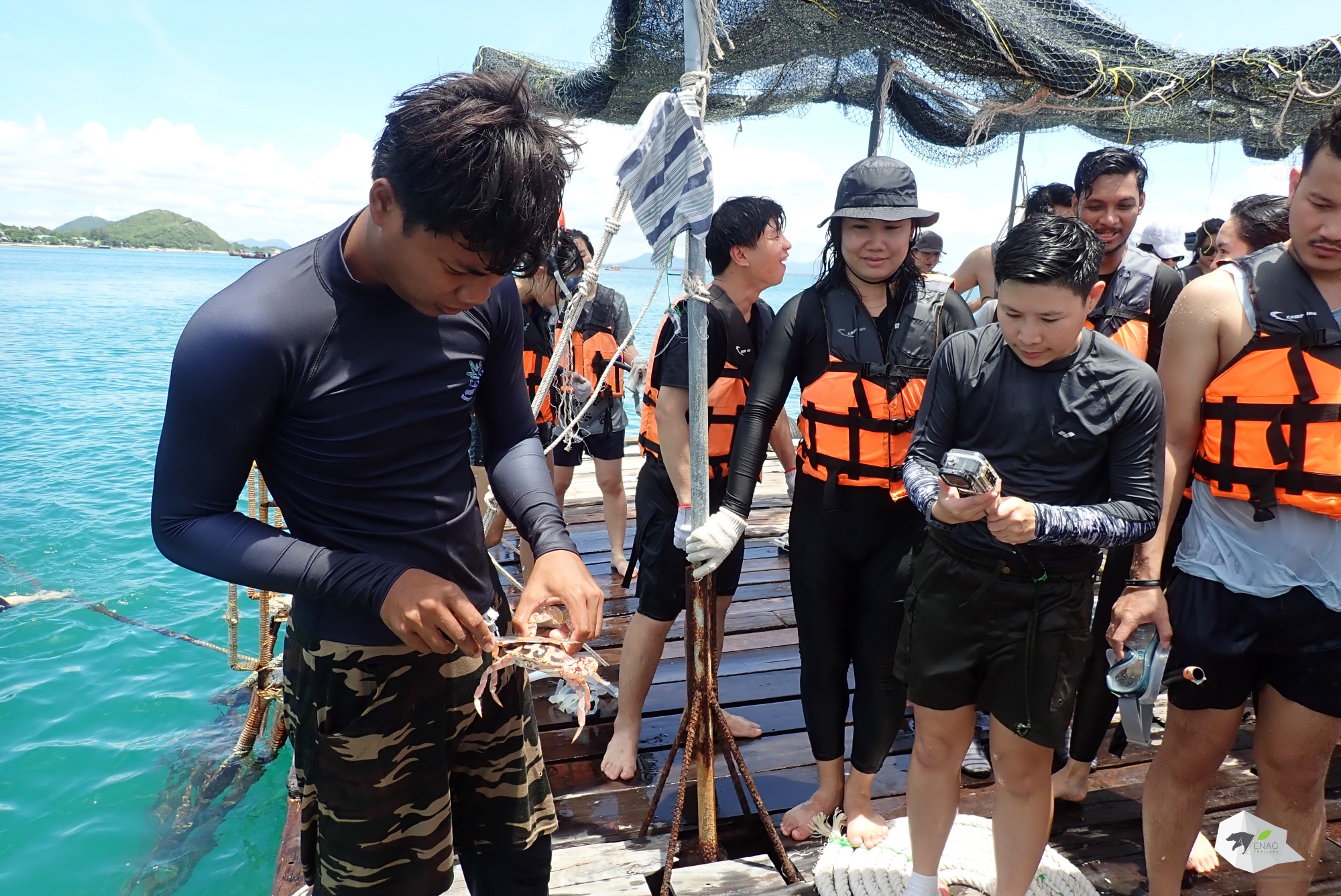 WWFxAgoda - Coral reef restoration ณ ค่ายวิทยาศาสตร์ทางทะเลและการอนุรักษ์