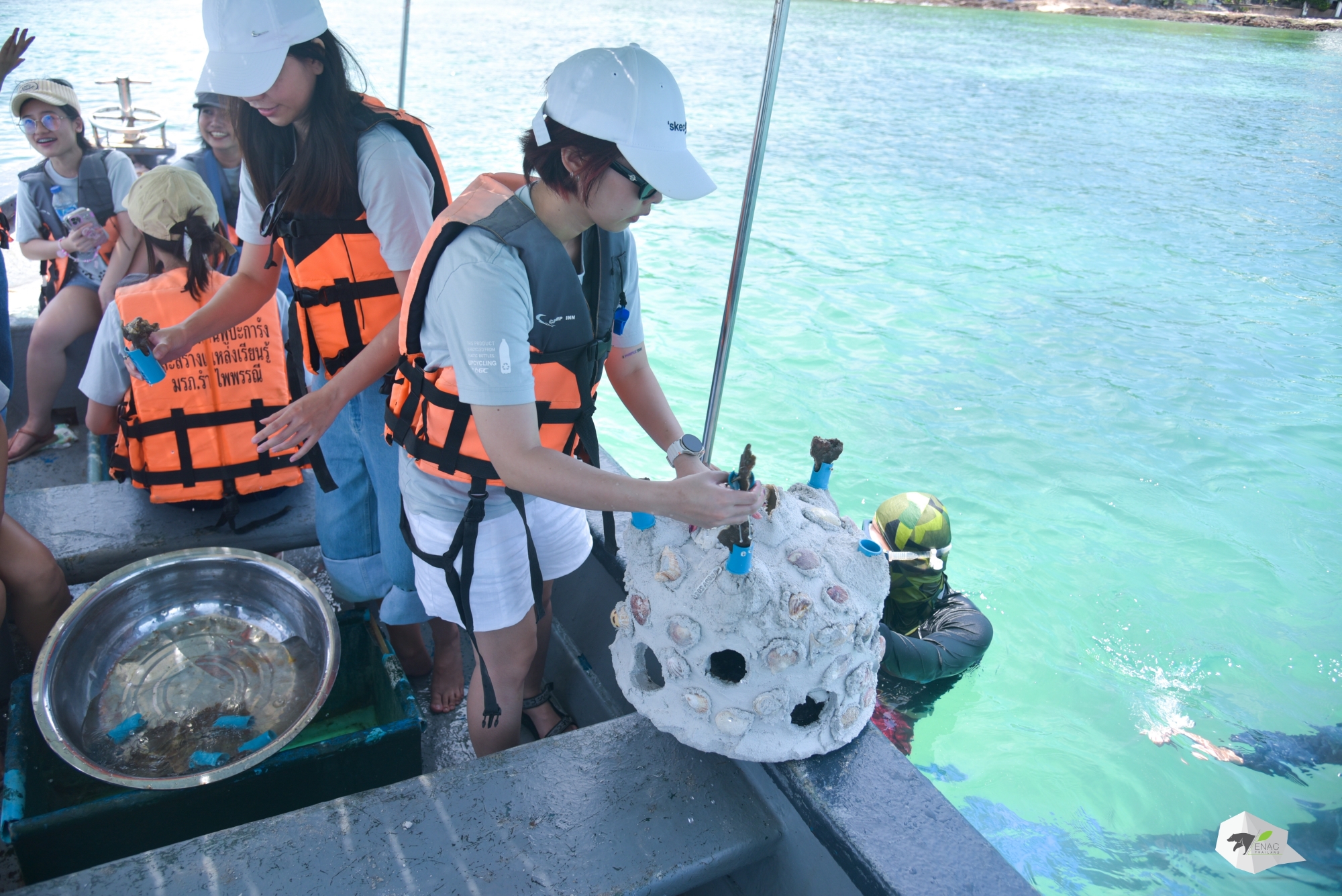 WWFxAgoda - Coral reef restoration ณ ค่ายวิทยาศาสตร์ทางทะเลและการอนุรักษ์